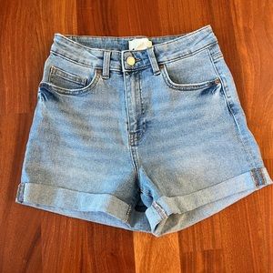 H&M High Waisted Mom Shorts 4